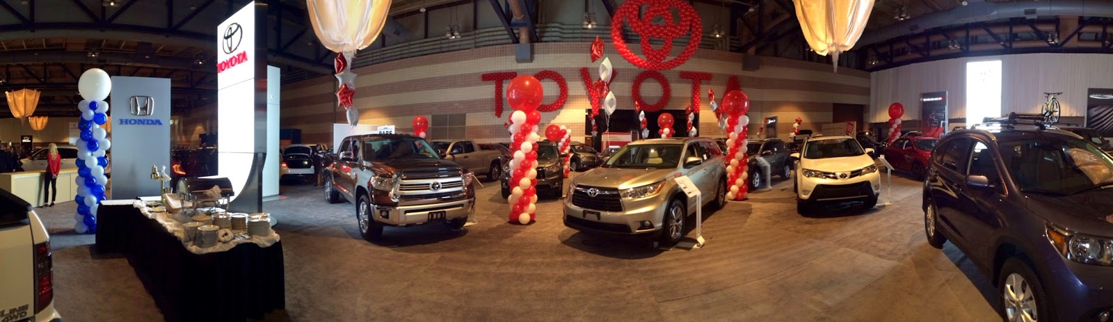 Hoselton Auto Mall 2015 Rochester International Auto Show 