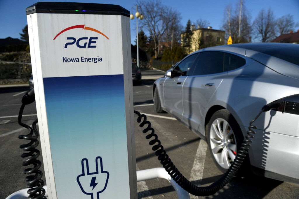 PGE Power Company To Install Up To 300 EV Charge Points The First News